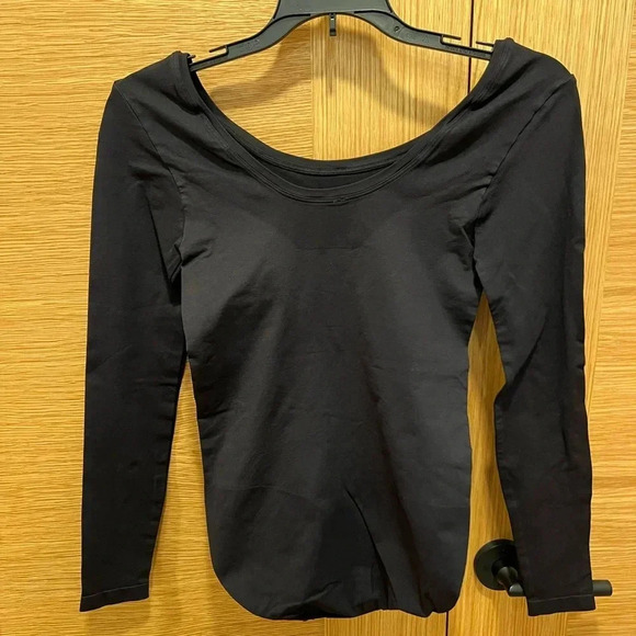 Women’s SPANX - Black, Long Sleeve Scoop Neck Bodysuit 
Size Medium NWT - Picture 2 of 4